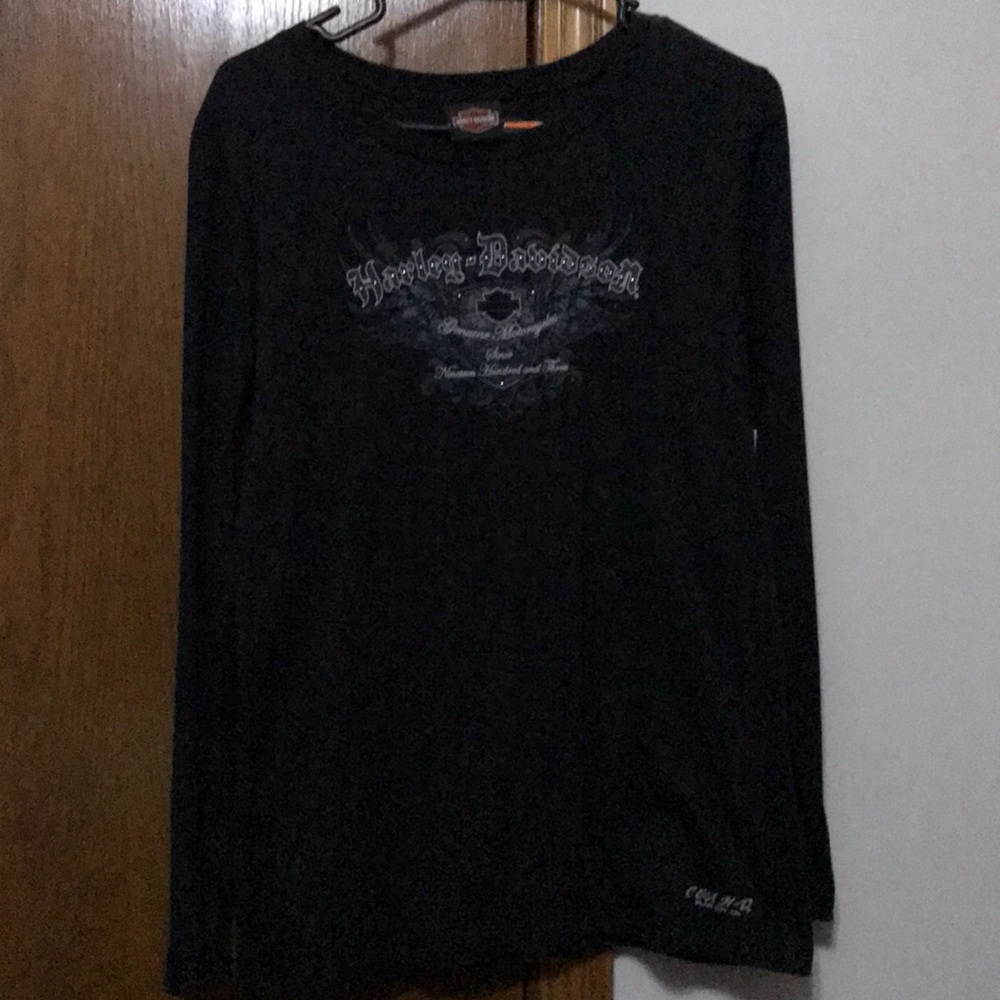 Woman’s Harley Davidson shirt